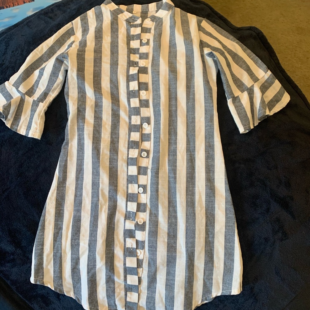 Stripe white and navy blue shirt, rustic look